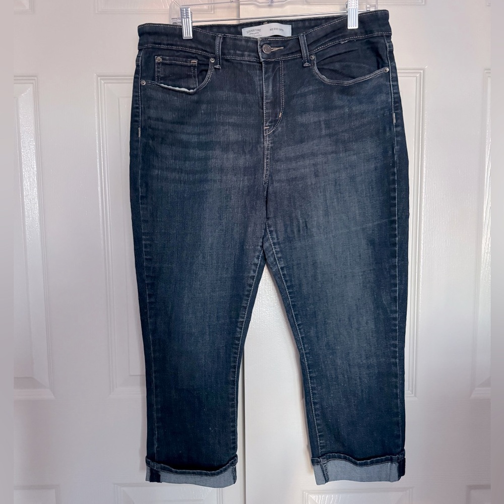 Signature by Levi Strauss Dark Wash Capri Jeans